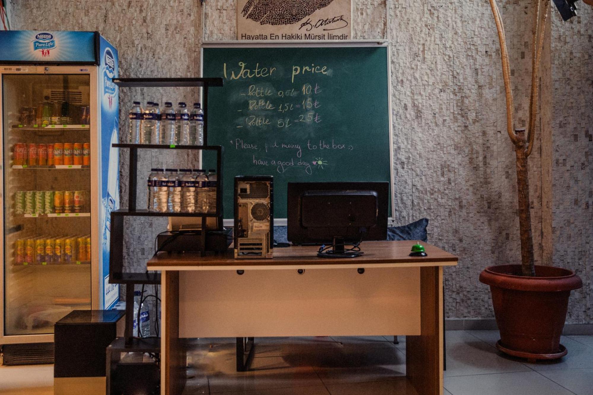 In A Digital Nomad House 106 *